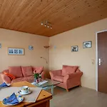 Vogelhus Yvonne Vogel * פלוורם